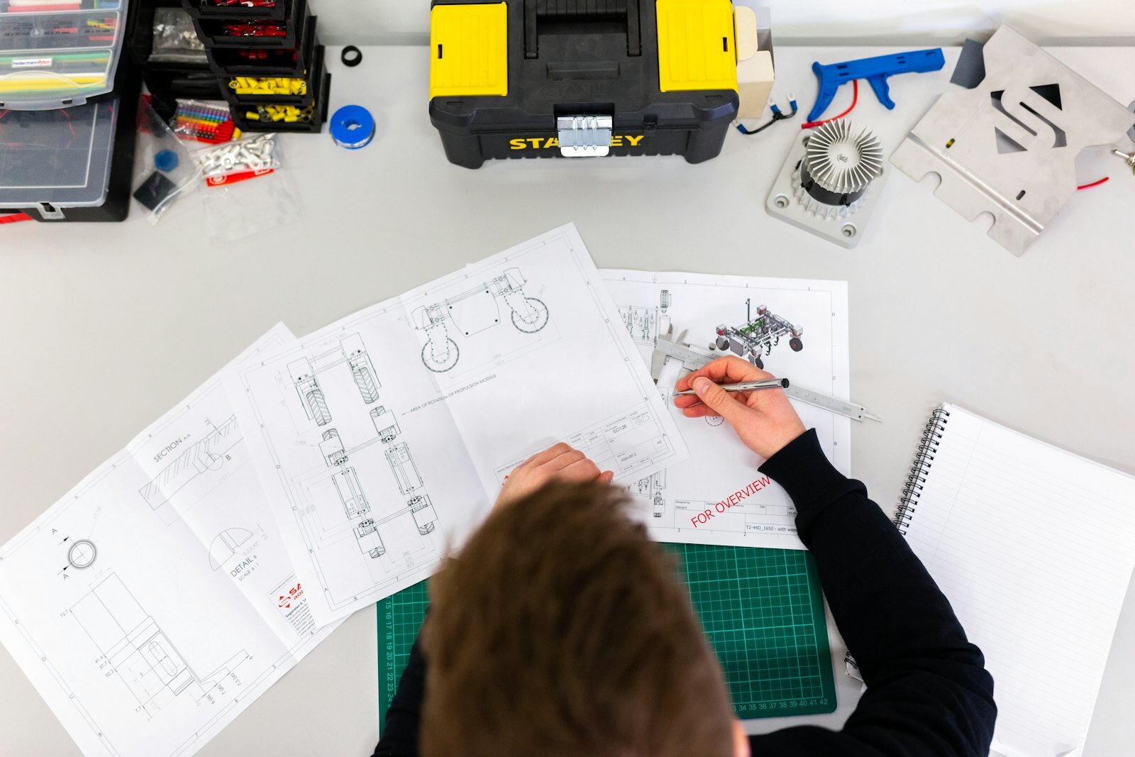 Servisdr merkez atölyesinde elektronik kart onarımı